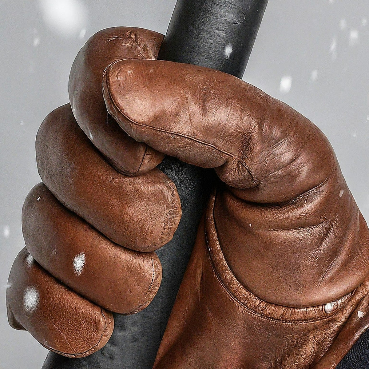 Taming the Tough: Your Guide to Breaking In Leather Gloves - Leather Italiano