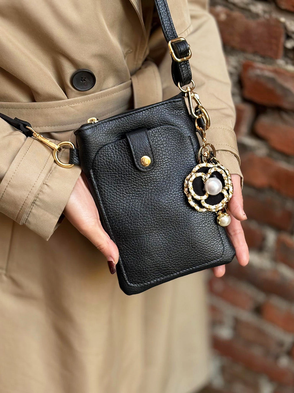 Eterna Italian Leather Crossbody Bag – Elegant Compact Crossbody for Women