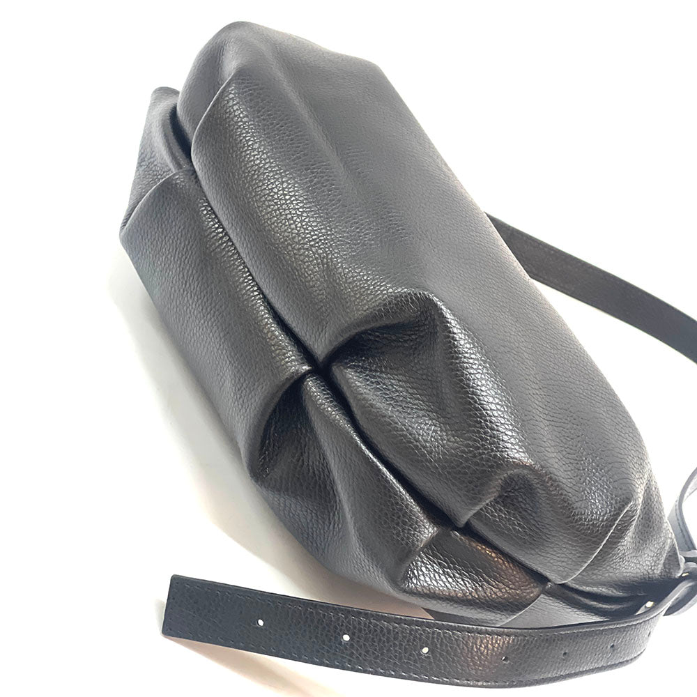 Noa Leather Saddle Bag: Timeless Elegance - Leather Italiano