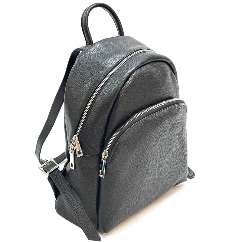 Connor Leather Backpack: Modern Sophistication - Leather Italiano