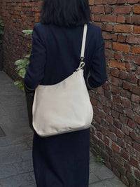 Amica Italian Leather Shoulder Bag – Elegant Everyday Bag for Women