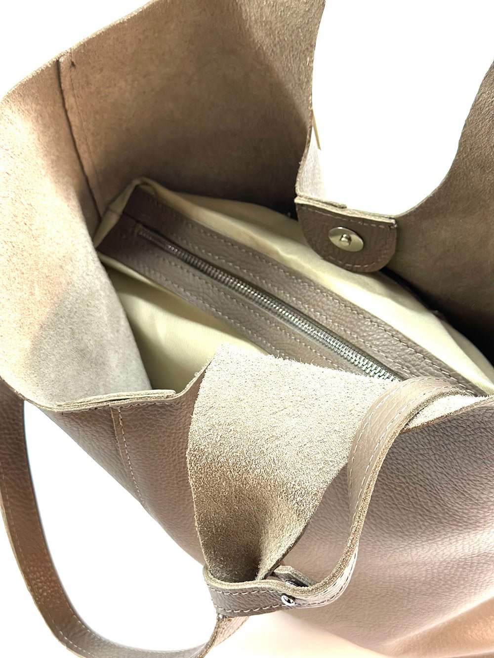 Claudia Italian Leather Shoulder Bag – Spacious & Handcrafted Elegance - Leather Italiano