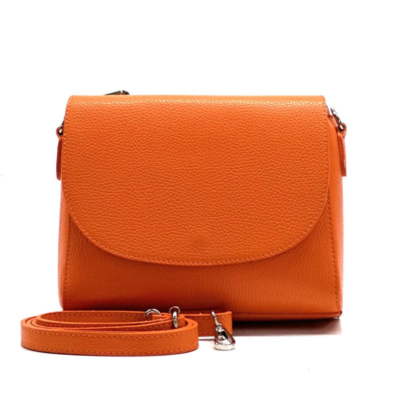 Effortless Elegance: The Ester Leather Shoulder Bag - Leather Italiano