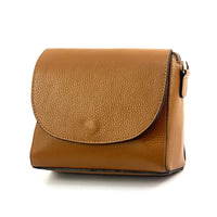 Effortless Elegance: The Ester Leather Shoulder Bag - Leather Italiano