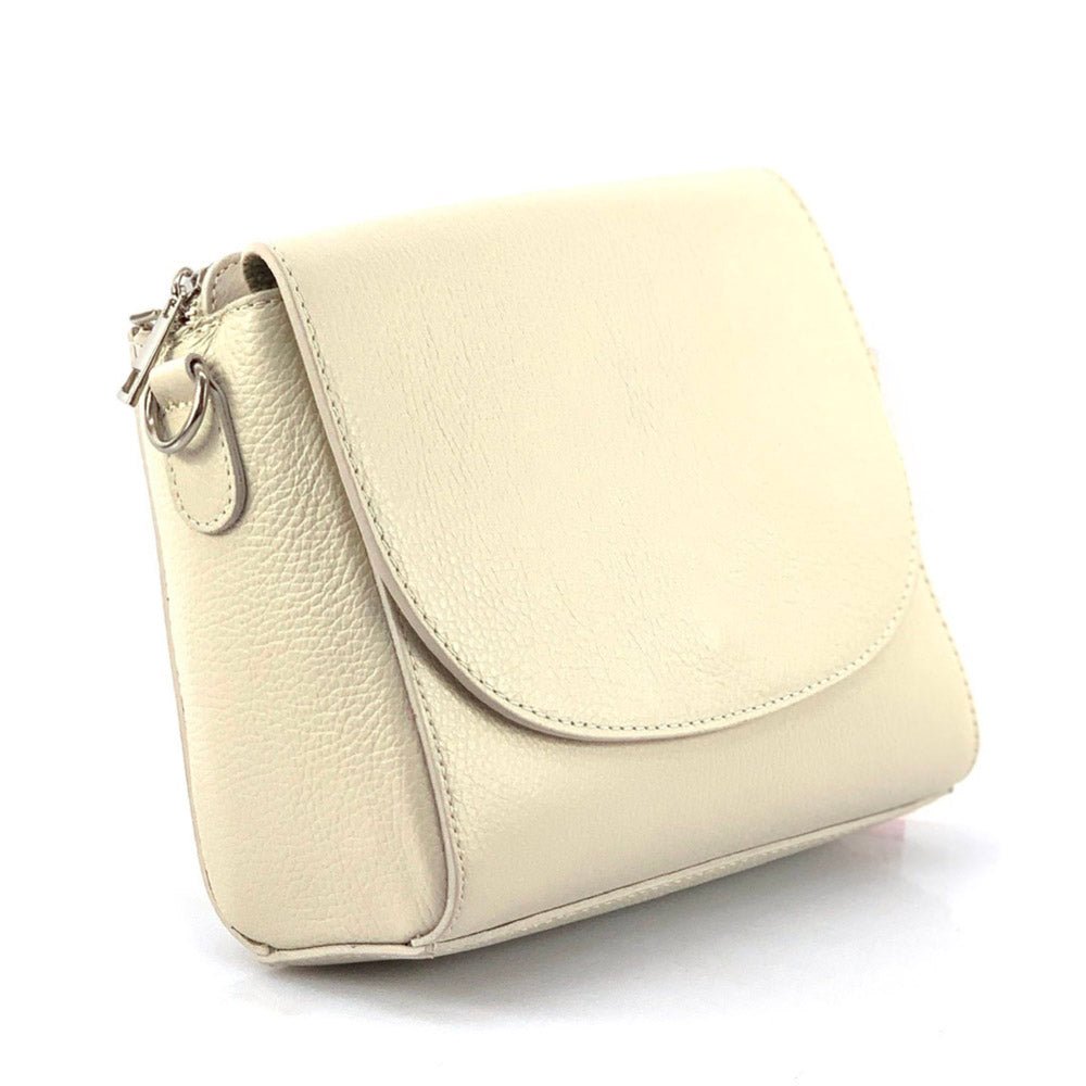 Effortless Elegance: The Ester Leather Shoulder Bag - Leather Italiano