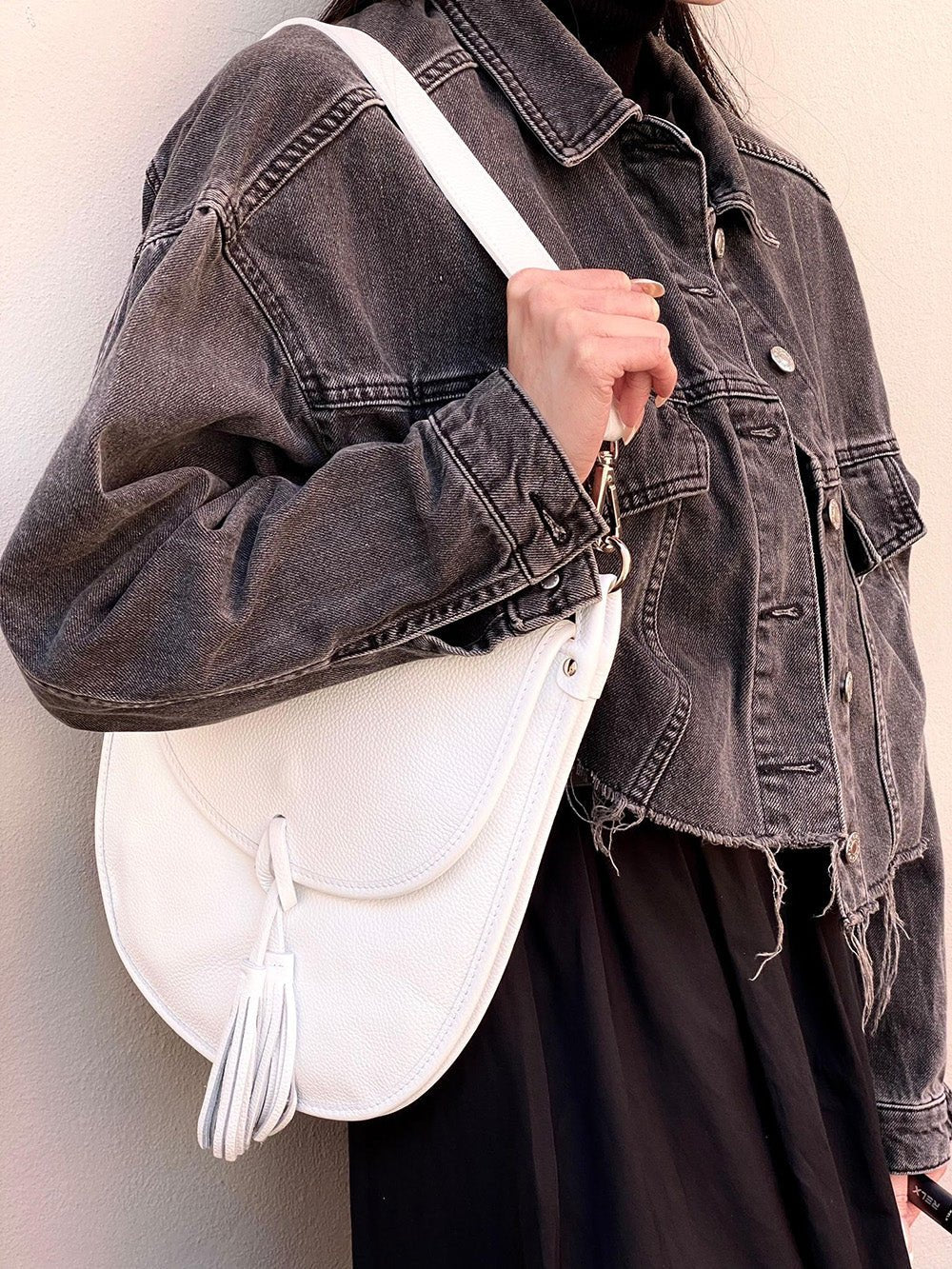 Elisa Italian Calfskin Leather Shoulder Bag – Elegant Tassel Detail & Versatile Strap - Leather Italiano