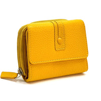 Federica Leather Wallet – Compact Italian Elegance - Leather Italiano