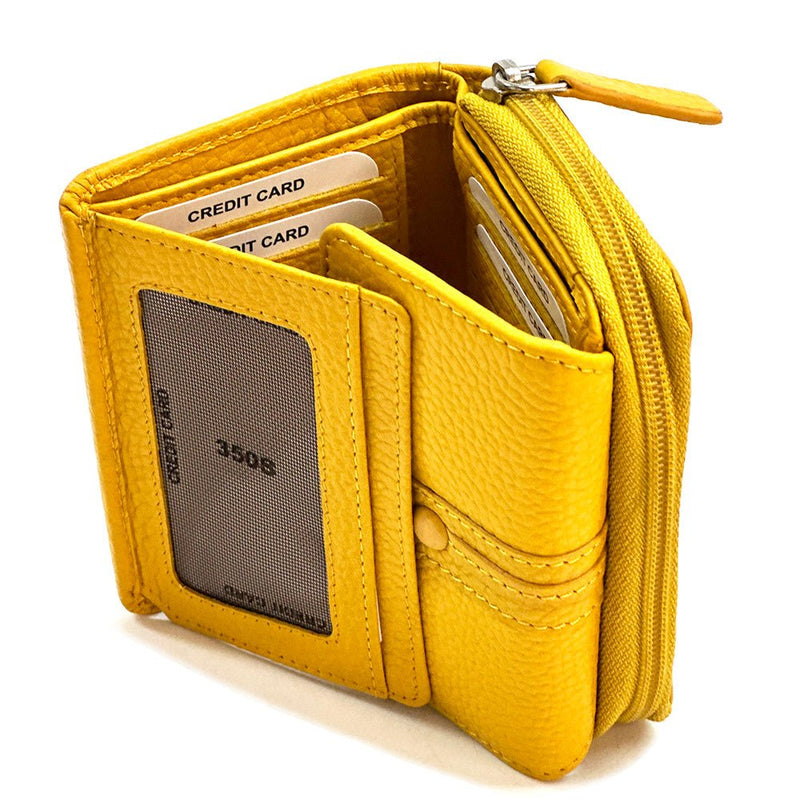 Federica Leather Wallet – Compact Italian Elegance - Leather Italiano