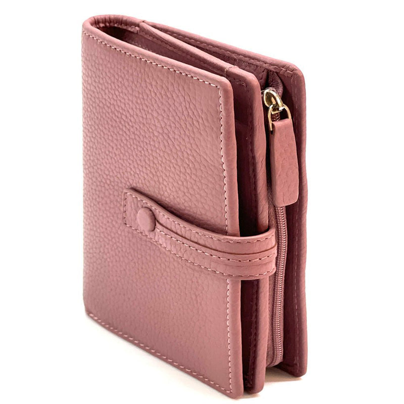 Flora: The Epitome of Italian Wallet Craftsmanship - Leather Italiano