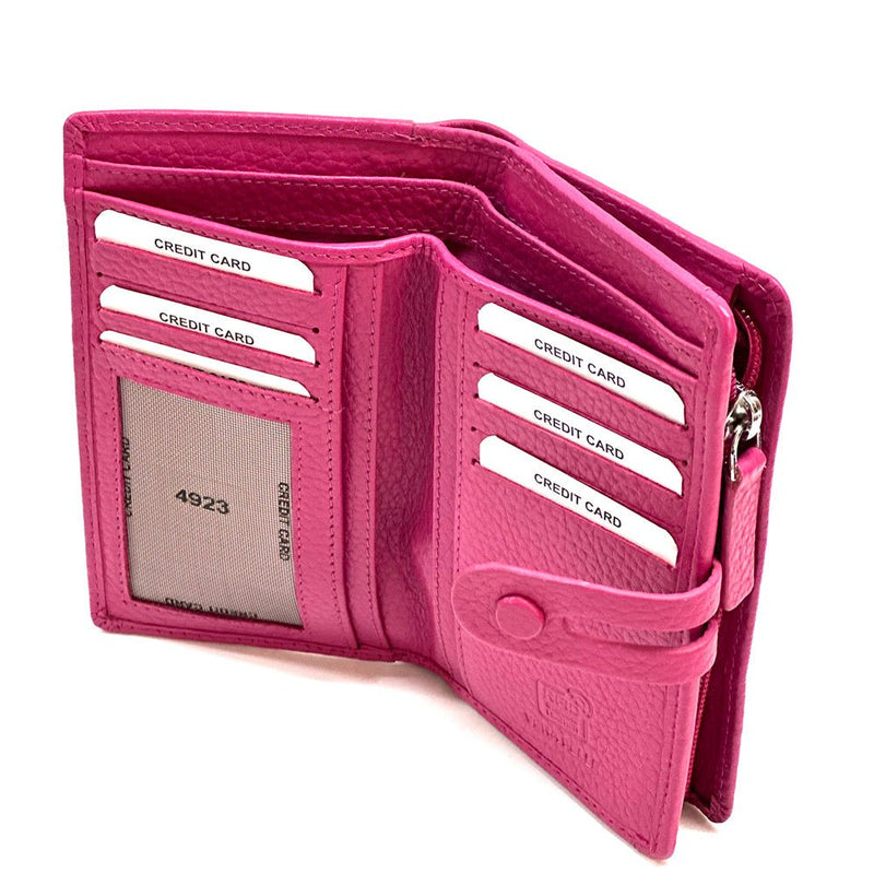 Isotta Leather Wallet – Compact Italian Elegance with RFID Protection - Leather Italiano