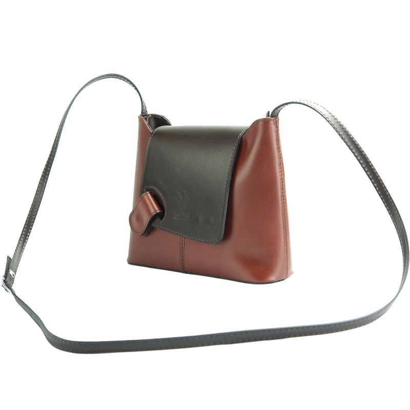 Leather shoulder bags, made by the skilled hands of our artisans-2