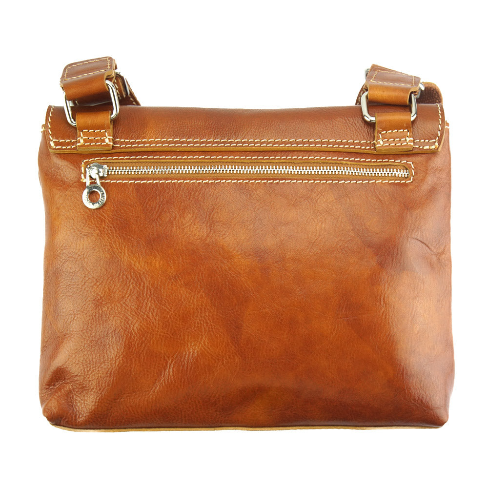 Flap Tan Leather Messenger bag in cow leather