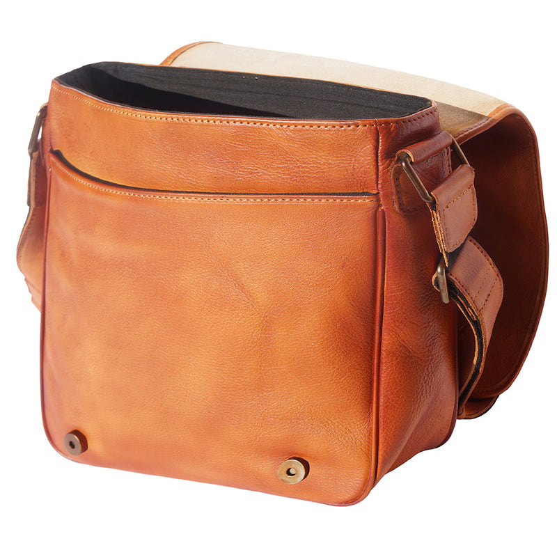 Messenger Flap leather bag-6