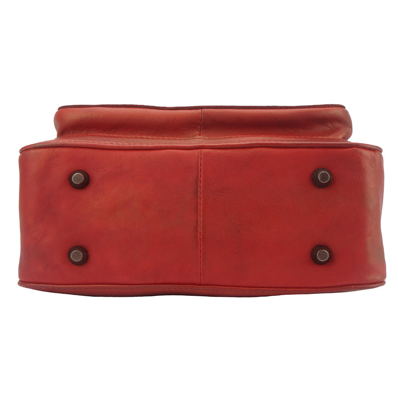 Montaigne GM vintage leather Handbag-13