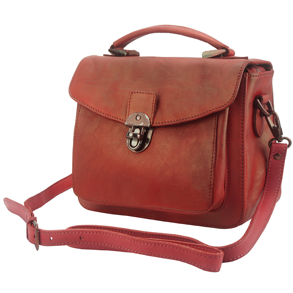 Montaigne GM vintage leather Handbag-14