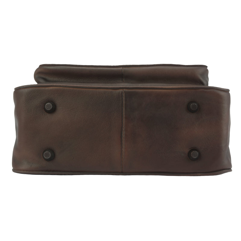 Montaigne GM vintage leather Handbag-21